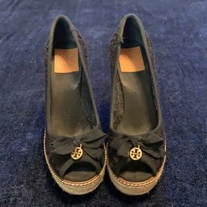 Tory Burch Size 8 Black Wedges